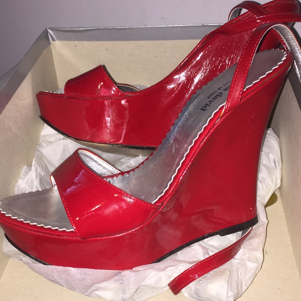 Charles David Red Patent Platforms Size 5